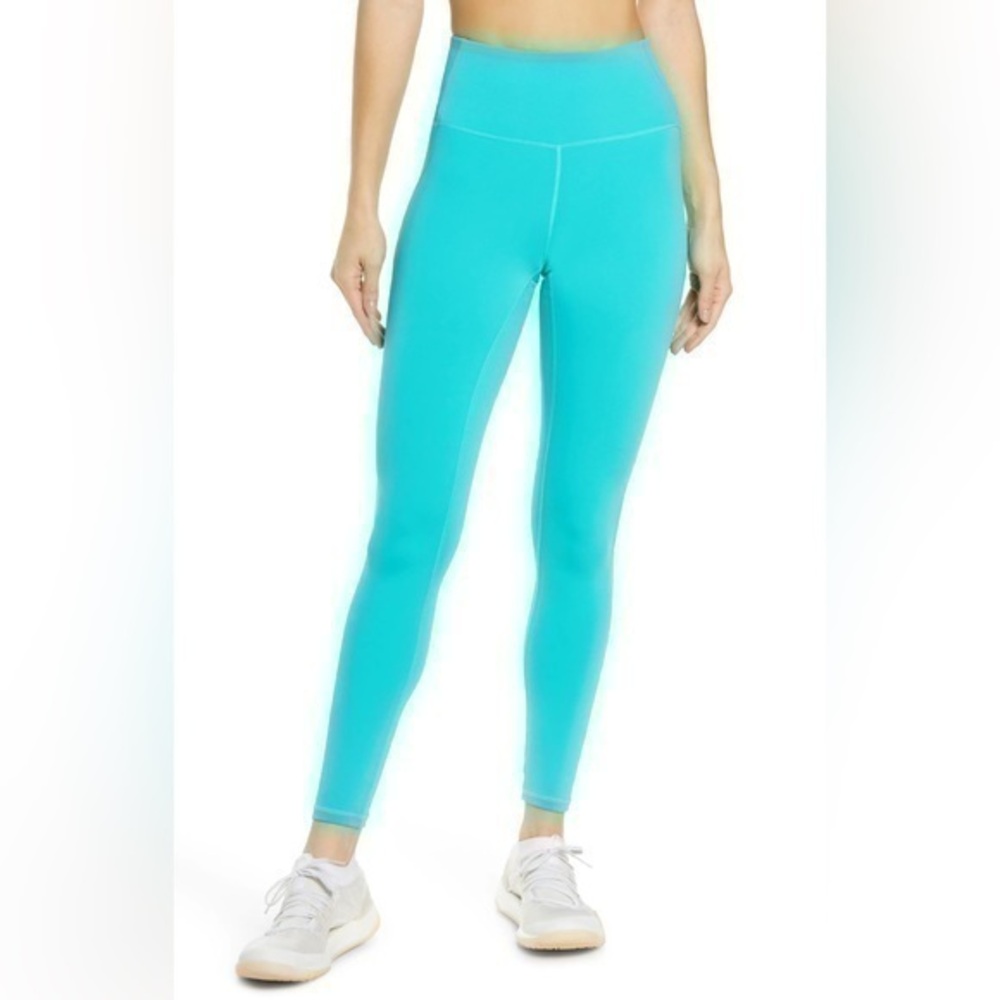 Everyday Sculpted High Waist Leggings
IVL COLLECTIVE used with pilling